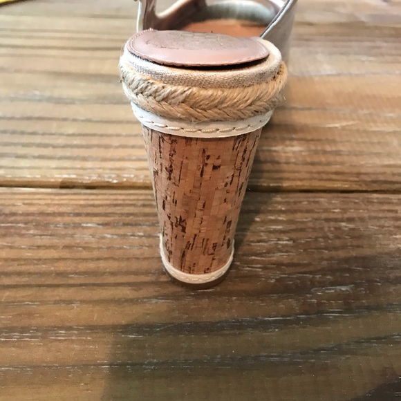 VINCE CAMUTO Platform peep toe - Picture 8 of 8